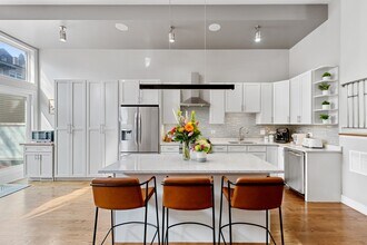 1527 W Pearson St in Chicago, IL - Building Photo - Building Photo