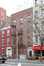 453 Hudson St in New York, NY - Building Photo - Primary Photo