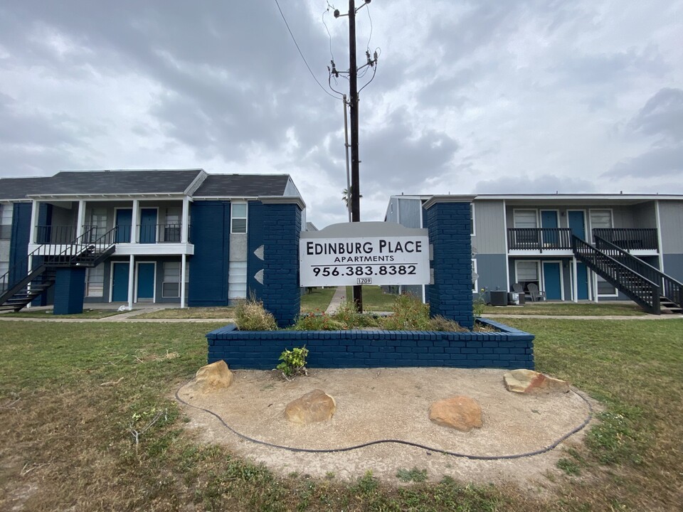 Edinburg Place Apartments in Edinburg, TX - Foto de edificio