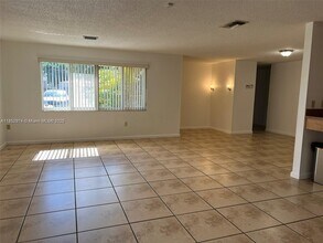 432 NW 23rd Pl in Miami, FL - Building Photo - Building Photo