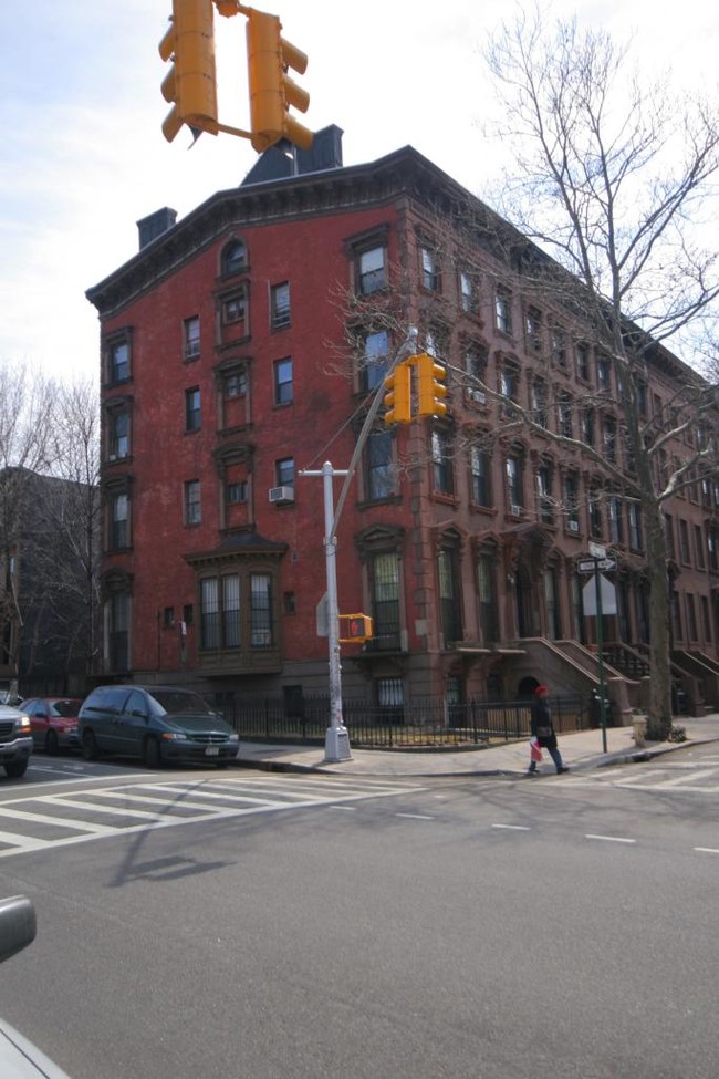 1 S Oxford St in Brooklyn, NY - Building Photo - Building Photo