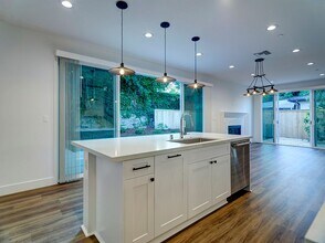 5600 W 78th St-Unit -5602 W. 78th in Los Angeles, CA - Foto de edificio - Building Photo