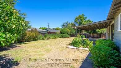 1987 Grosse Ave in Santa Rosa, CA - Building Photo - Building Photo