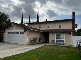 19926 Cantara St in Winnetka, CA - Building Photo