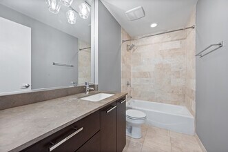 1550 W Cornelia Ave in Chicago, IL - Building Photo - Building Photo