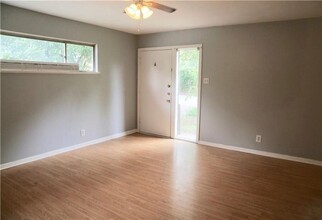 3304 Tom Green St in Austin, TX - Building Photo - Building Photo