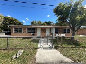 844 NW 18th Ave in Fort Lauderdale, FL - Building Photo - Building Photo