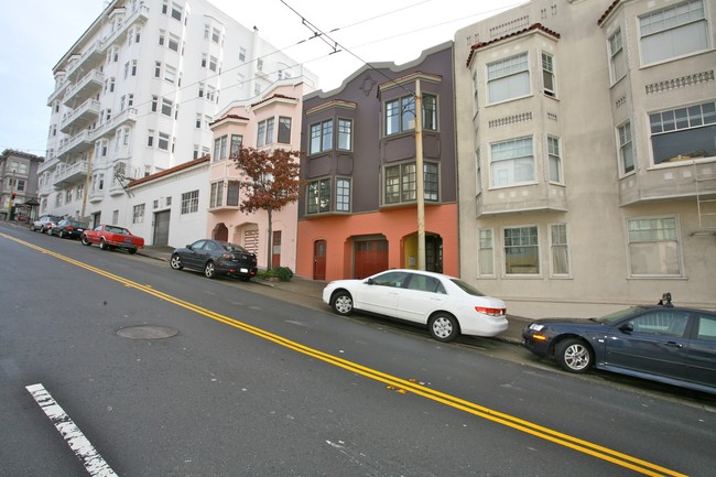 1445 Union Street in San Francisco, CA - Building Photo - Building Photo