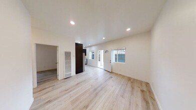 5708 Mary Ln Dr in San Diego, CA - Building Photo - Building Photo