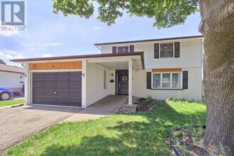 18 Barkwood Ct in Brampton, ON - Building Photo - Building Photo