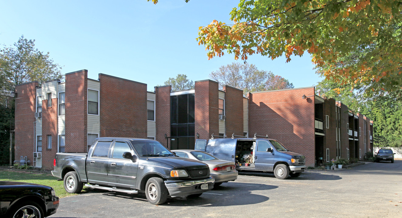 Sherwood Apartments in Richmond, VA - Building Photo