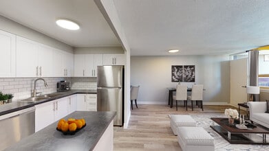 Queen in Kitchener, ON - Building Photo - Building Photo