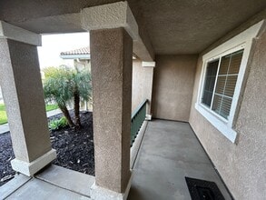 2021 W Hampton Dr in Hanford, CA - Building Photo - Building Photo