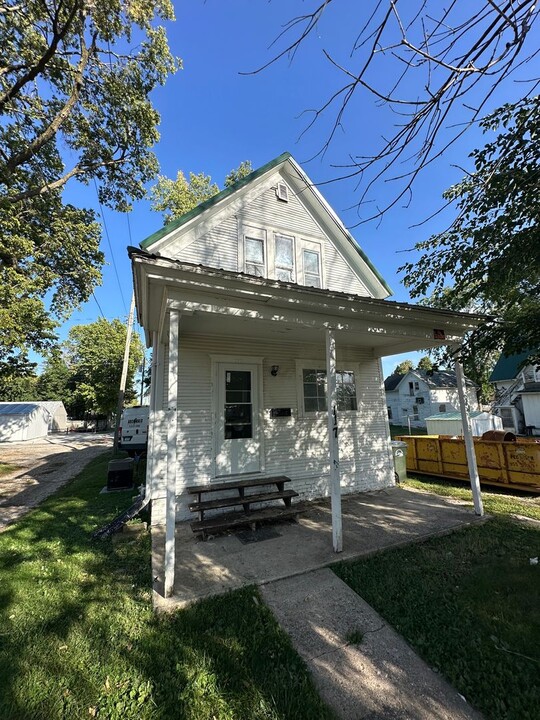 117 S 18th St in Fort Dodge, IA - Building Photo