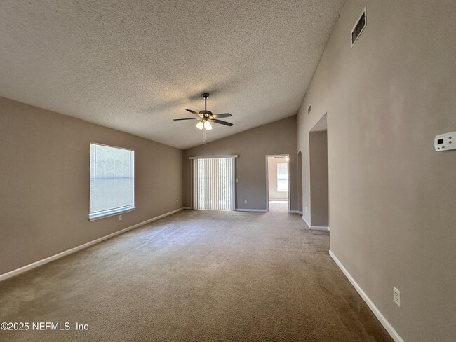 4339 Hanging Moss Dr in Orange Park, FL - Building Photo - Building Photo