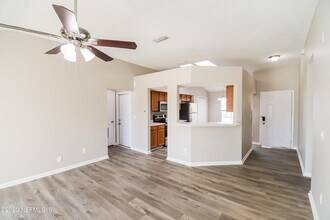 542 Ashcroft Landing Dr in Jacksonville, FL - Building Photo - Building Photo