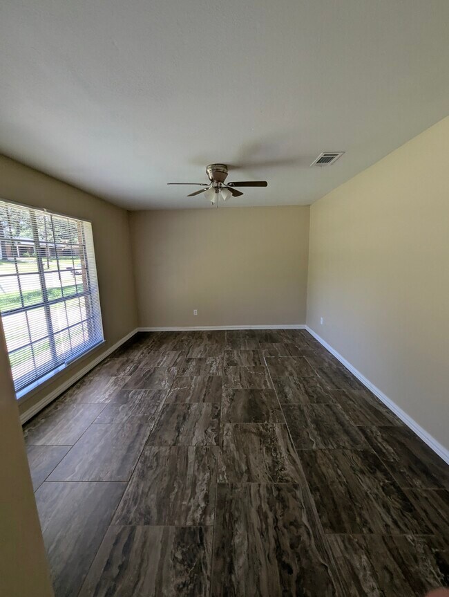 211 Brookview Ln in Palestine, TX - Building Photo - Building Photo