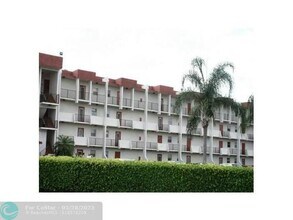 7502 NW 30th Pl in Sunrise, FL - Foto de edificio - Building Photo