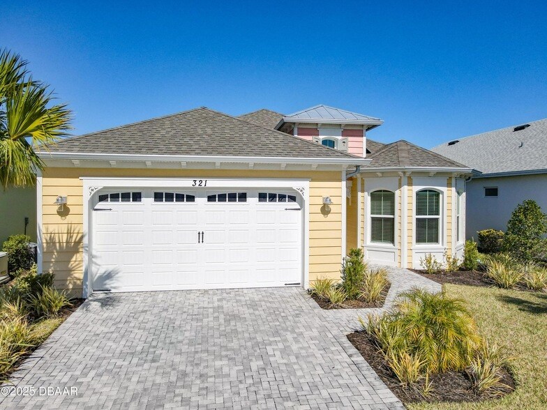 321 Compass Rose Dr in Daytona Beach, FL - Building Photo