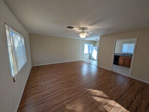 331 Spruce St-Unit -337 in Turlock, CA - Building Photo - Building Photo