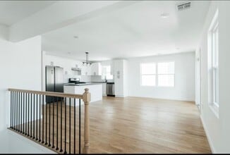 716 Seaport Dr. in Elizabeth, NJ - Building Photo - Building Photo