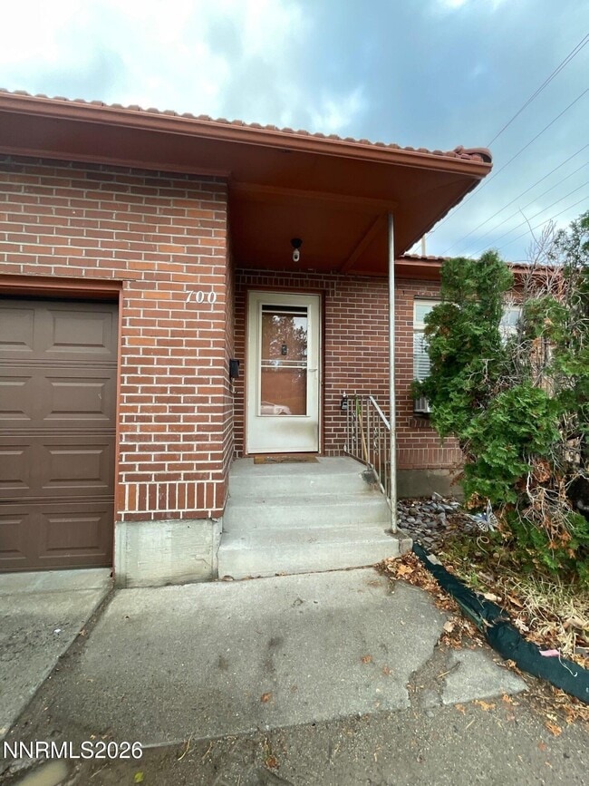 property at 700 E Taylor St