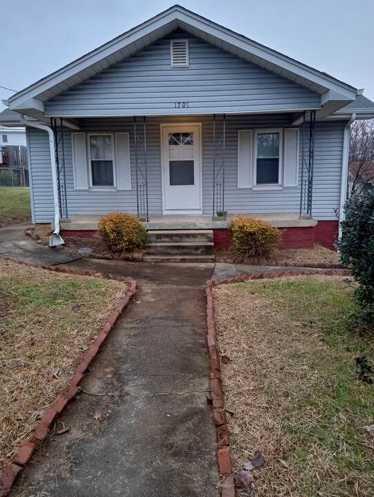 1707 Trotter Ave in Knoxville, TN - Building Photo