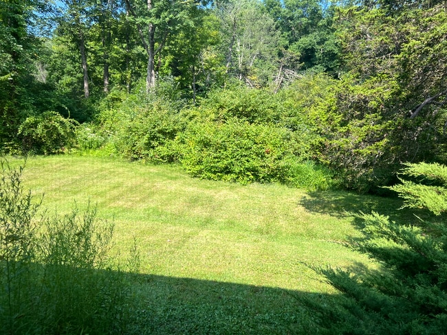 27 Rundelane in Bloomfield, CT - Building Photo - Building Photo