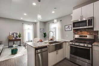 1321 N 19th St, Unit C in Philadelphia, PA - Building Photo - Building Photo