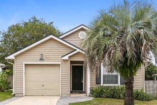 11214 Mikris Dr S in Jacksonville, FL - Building Photo