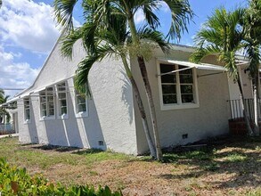 5815 Garden Ave in West Palm Beach, FL - Building Photo - Building Photo
