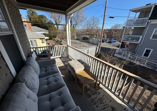 211 Holland St, Unit 2 in Somerville, MA - Building Photo - Building Photo