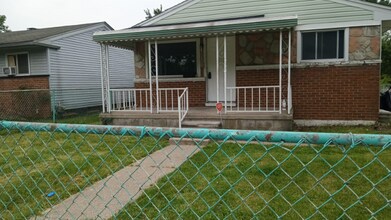 530 Bloomfield Ave in Pontiac, MI - Foto de edificio - Building Photo