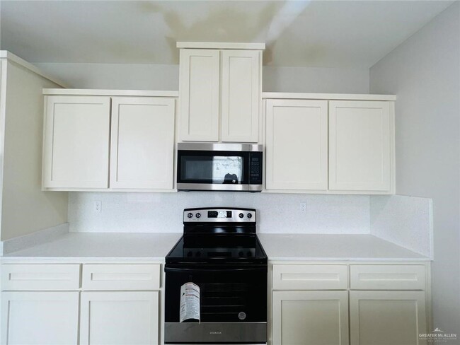 1501 Shavano Dr-Unit -3 in Edinburg, TX - Building Photo - Building Photo