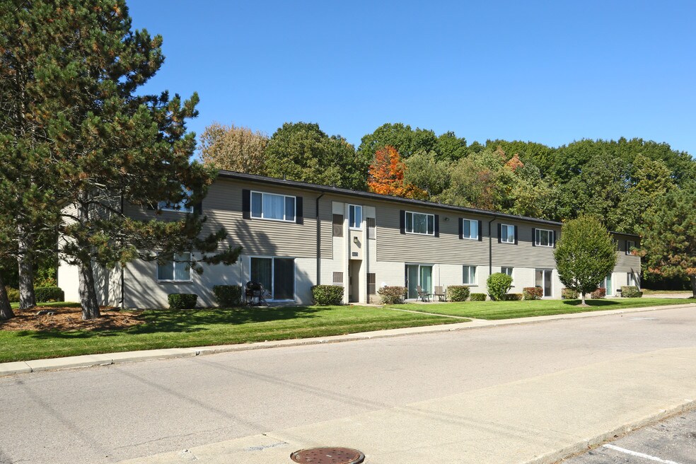 Canterbury Mews Cooperative Apartments Canton, MI Apartments For Rent
