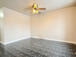 800 Cabana Road E in Windsor, ON - Building Photo - Building Photo