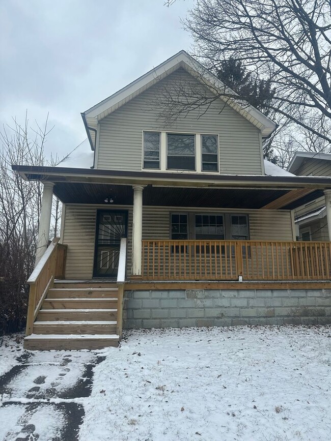 property at 3908 E 123rd St