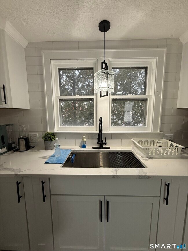 5 Winthrop St in Torrington, CT - Building Photo - Building Photo