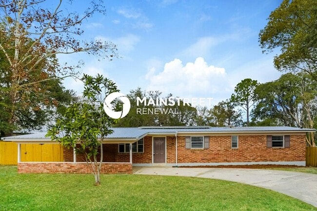 property at 470 Sigsbee Ct