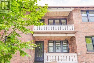 44 Wineva Ave in Toronto, ON - Building Photo