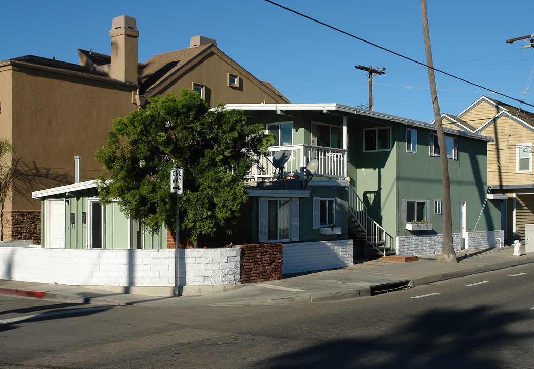 133 44th St in Newport Beach, CA - Foto de edificio