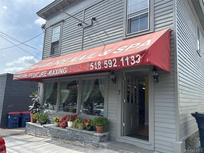 7 Dutchess Ave