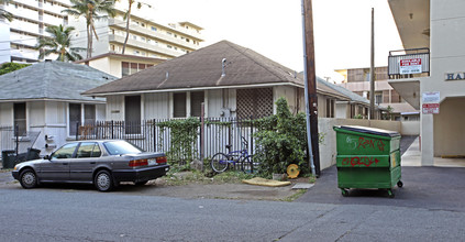 303 Wai Nani Way in Honolulu, HI - Building Photo - Building Photo