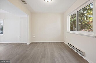2281 Emerald Heights Ct in Reston, VA - Building Photo - Building Photo