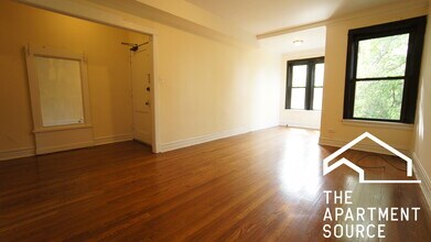 2647 N Sawyer Ave, Unit 3 in Chicago, IL - Foto de edificio - Building Photo