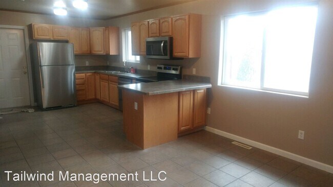 1204 Hawthorne Ln in Billings, MT - Building Photo - Building Photo