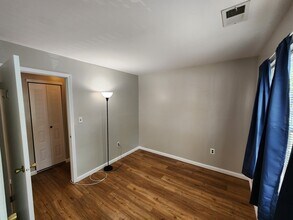 34 Barberry Ct in Trenton, NJ - Building Photo - Building Photo