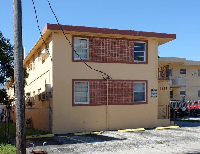 1458 NW 3rd St in Miami, FL - Foto de edificio - Building Photo