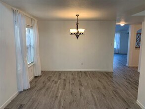 10030 Noisy Waters Dr in Houston, TX - Building Photo - Building Photo