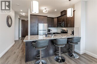 101 Locke St S in Hamilton, ON - Building Photo - Building Photo